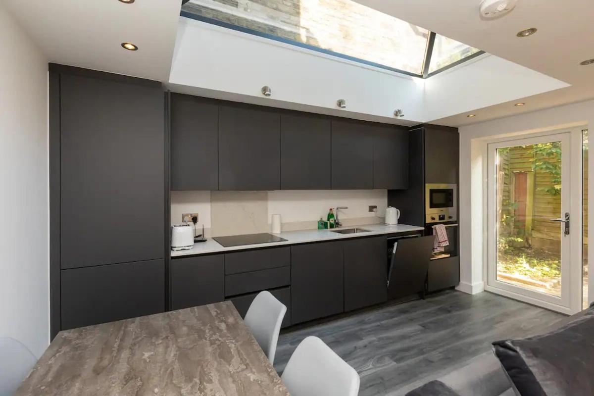 Stylish 2-bed Flat In The Heart Of West Hampstead Appartement